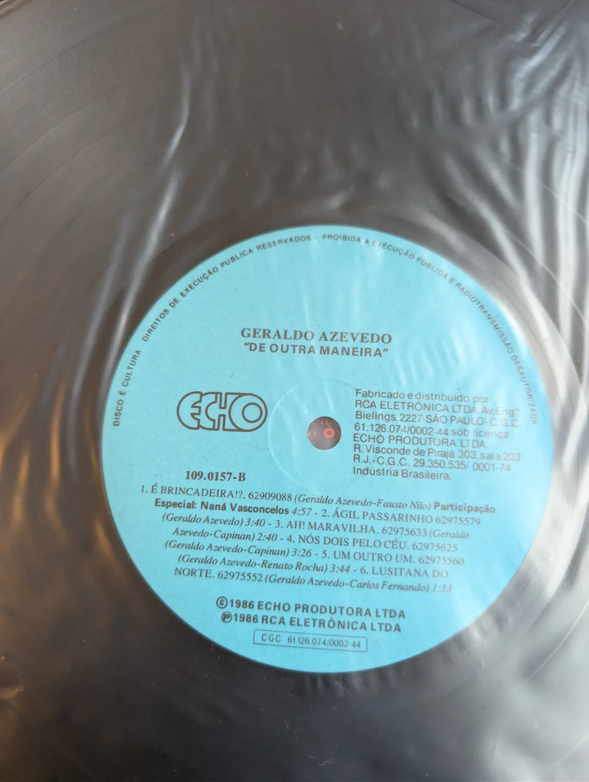 Geraldo Azevedo — De Outra Maneira, label-b