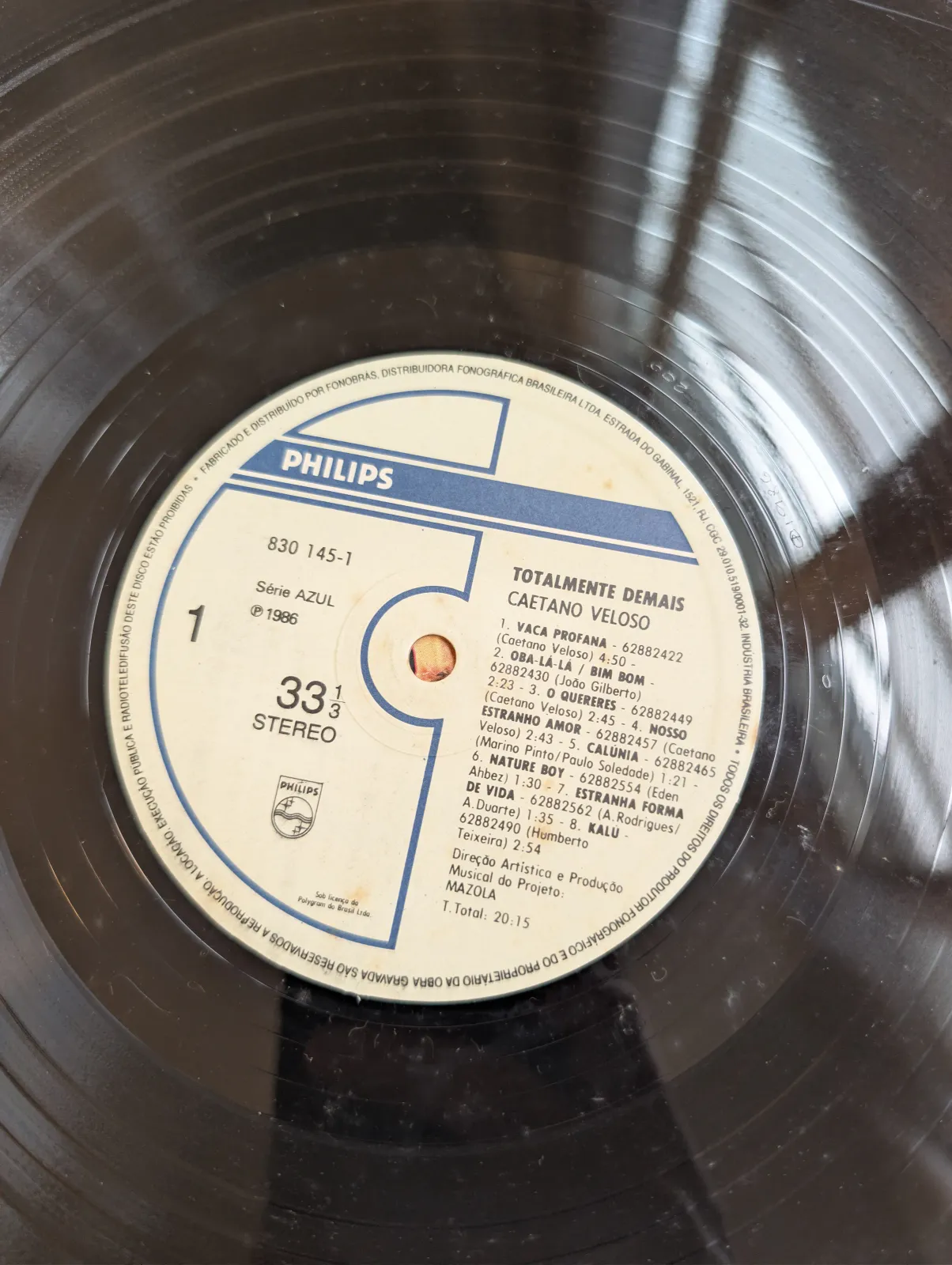 Caetano Veloso — Totalmente Demais, label-a