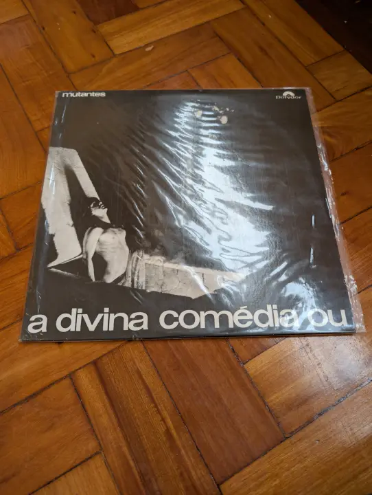 Os Mutantes — A Divina Comédia ou Ando Meio Desligado, front