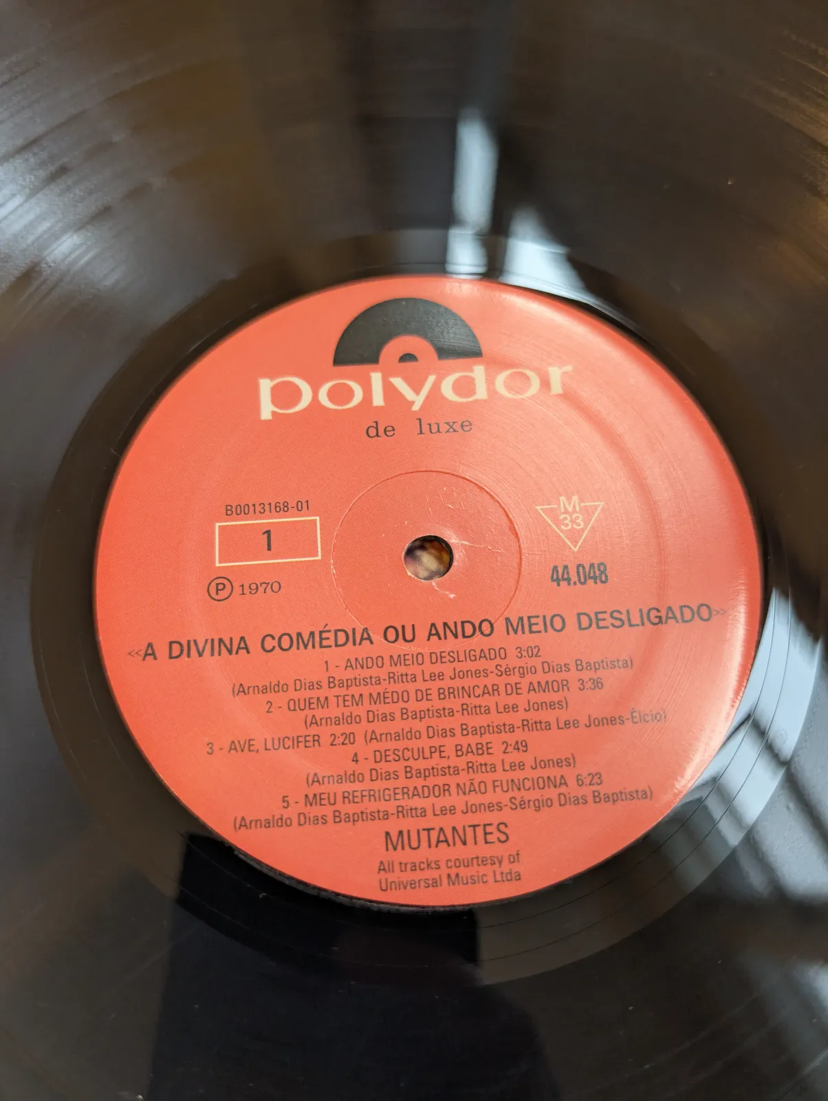 Os Mutantes — A Divina Comédia ou Ando Meio Desligado, label-a