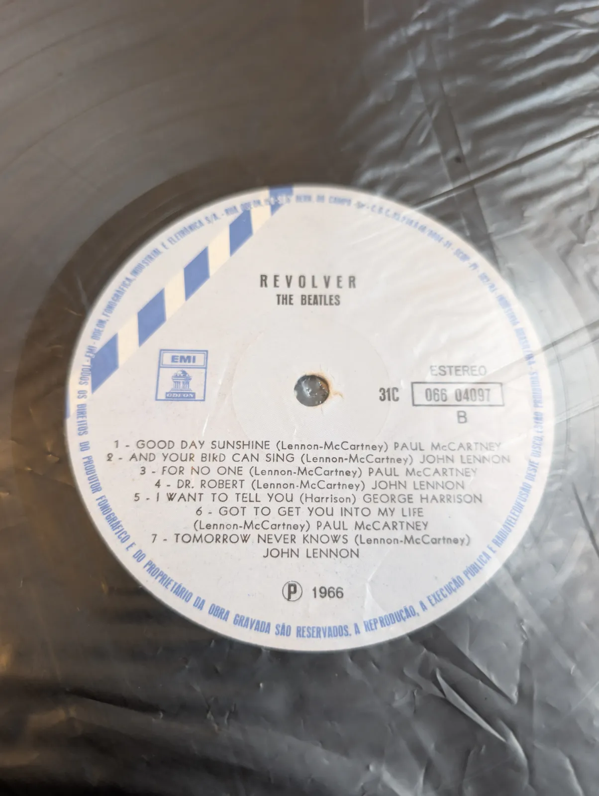 The Beatles — Revolver, label-b
