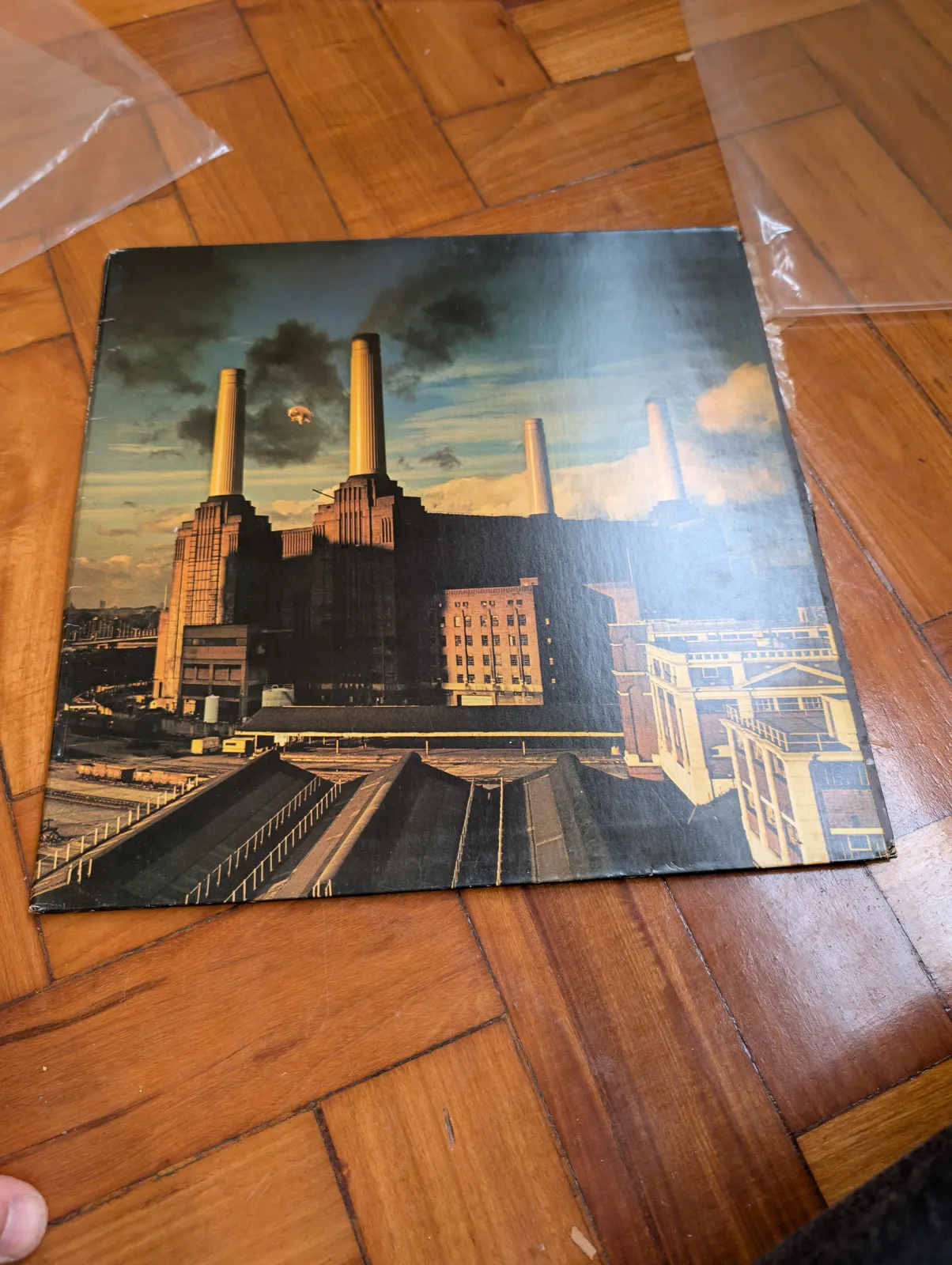 Pink Floyd — Animals, front