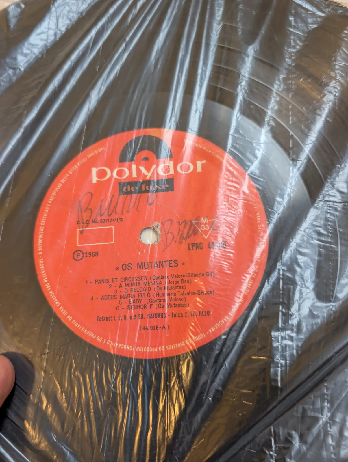 Os Mutantes — Os Mutantes (1968), label-a