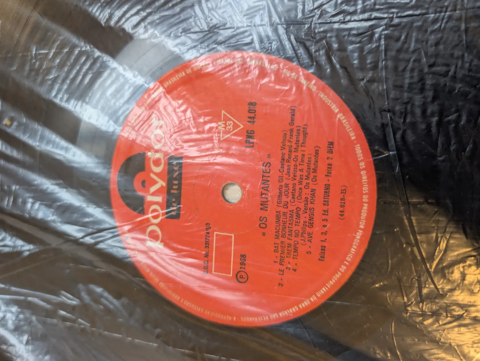 Os Mutantes — Os Mutantes (1968), label-b
