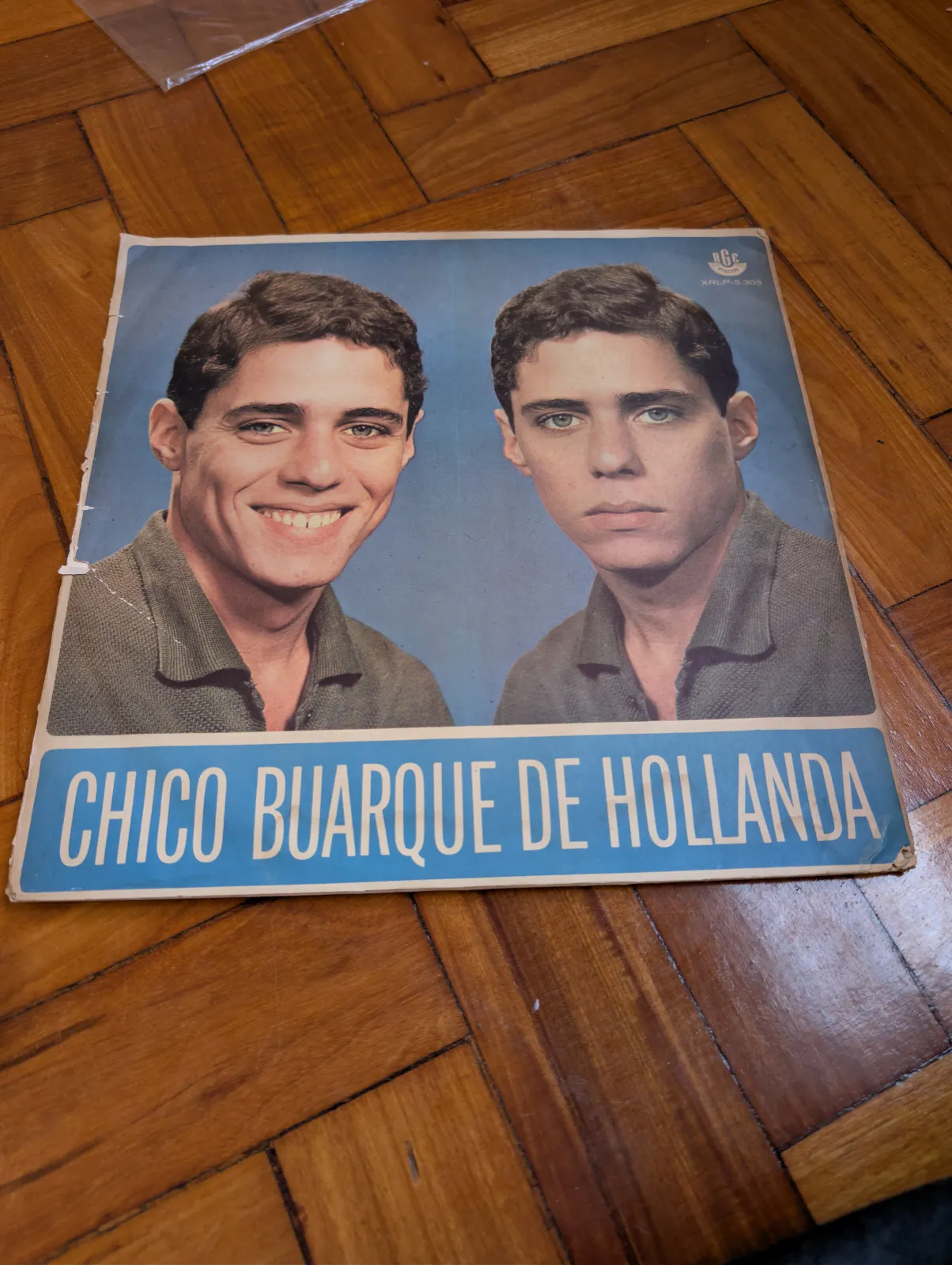 Chico Buarque — Chico Buarque de Hollanda, front