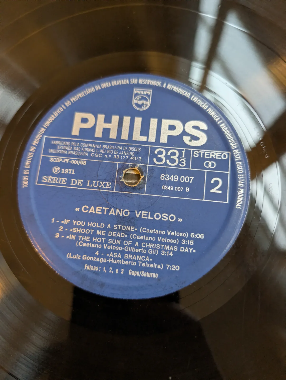 Caetano Veloso — Uns, label-b