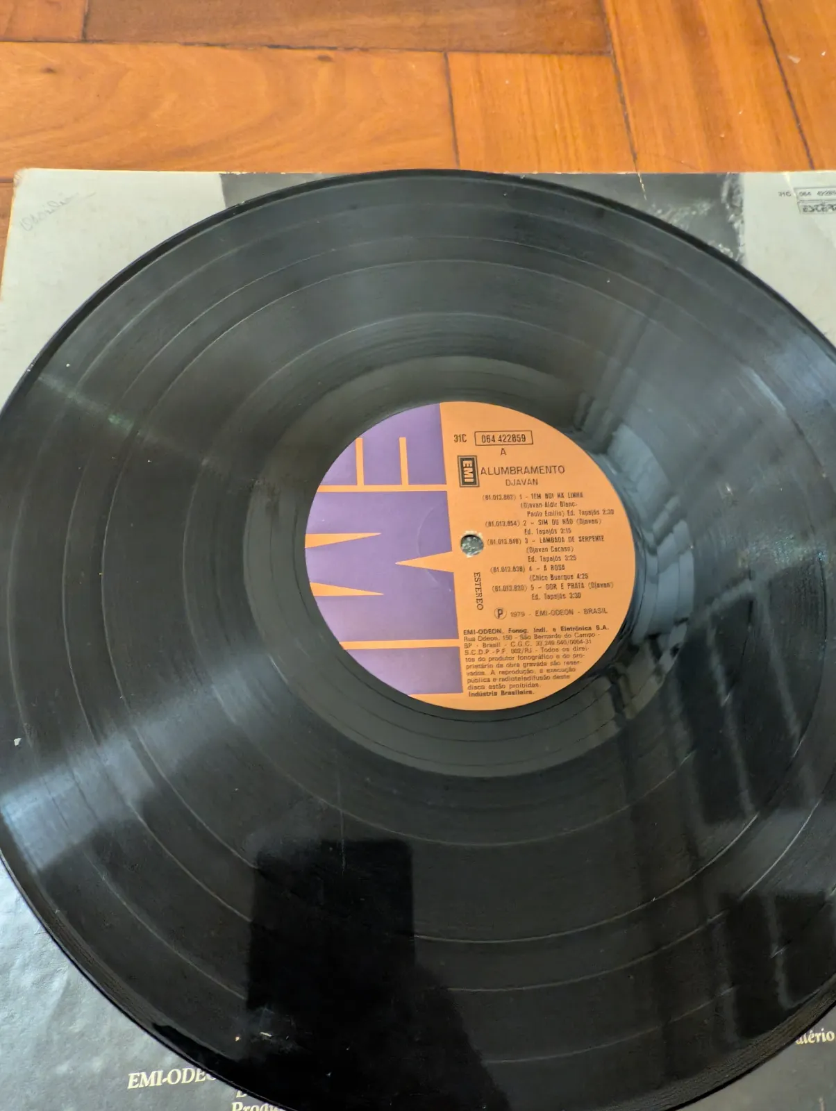 Djavan — Alumbramento, label-a