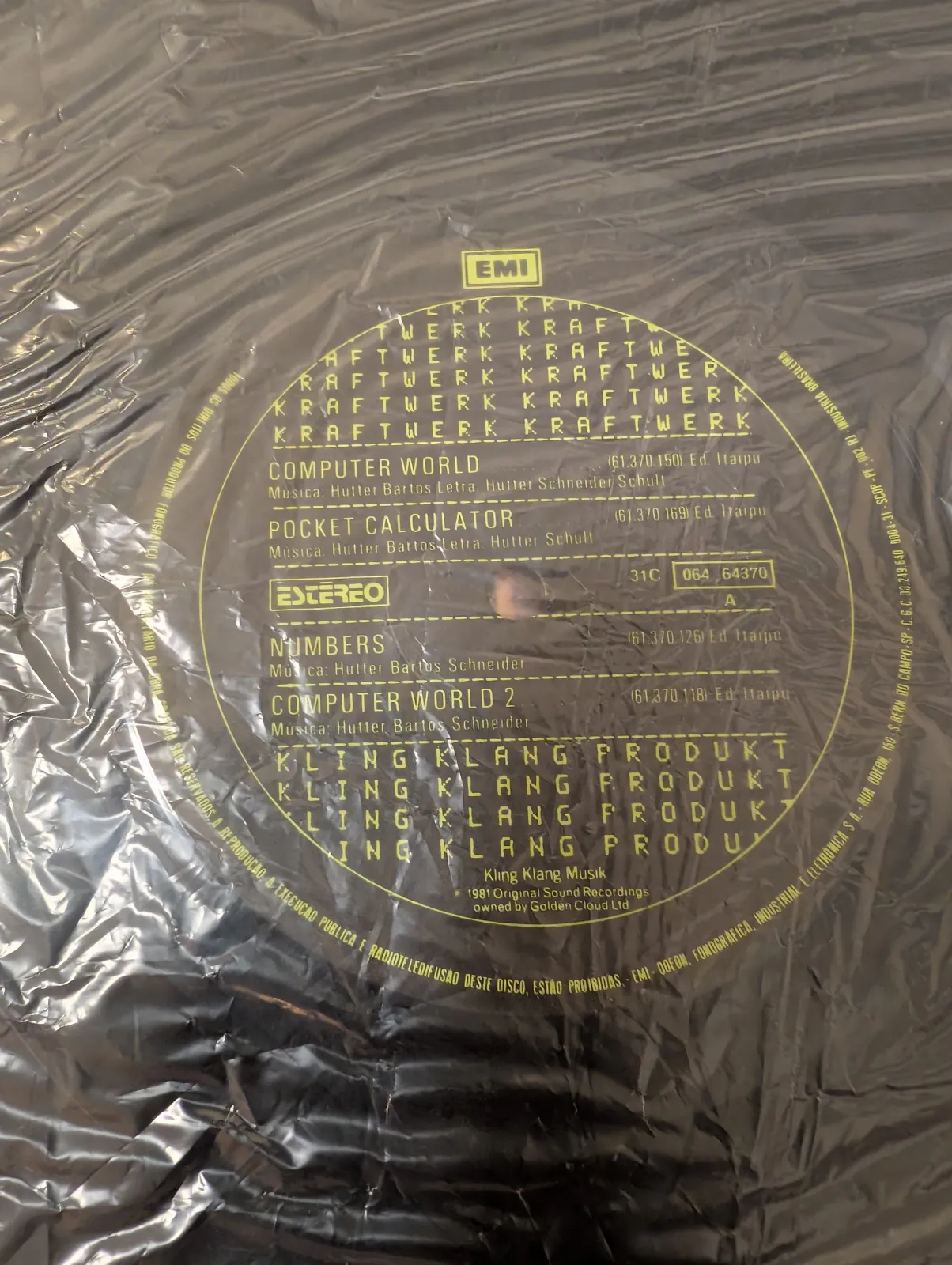 Kraftwerk — Computer World, label-a