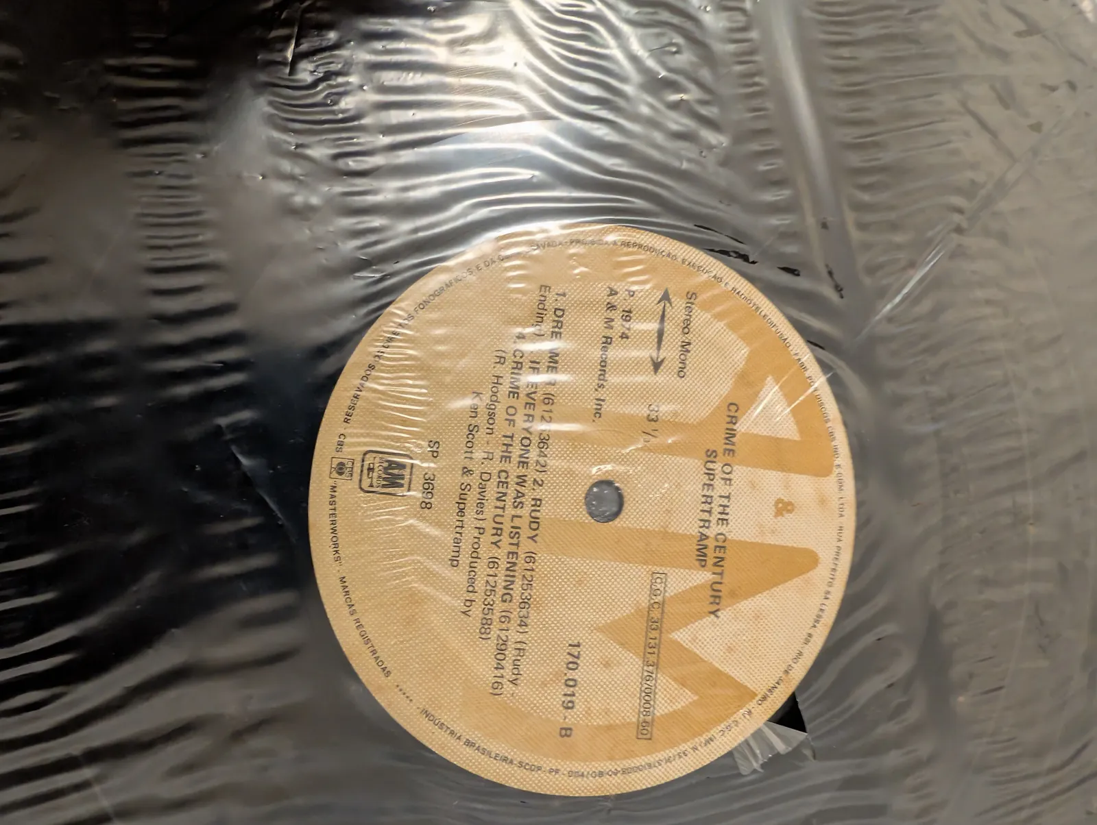 Supertramp — Crime of the Century, label-b