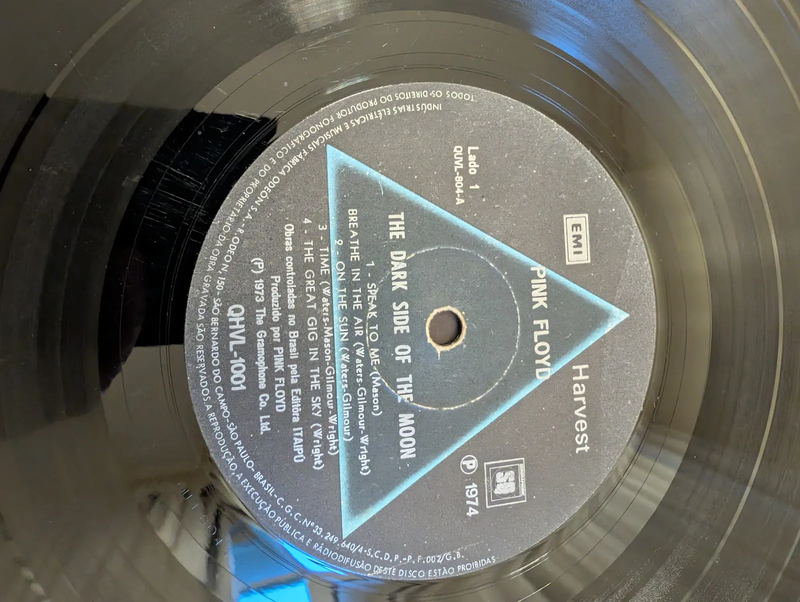 Pink Floyd — The Dark Side of the Moon, label-a