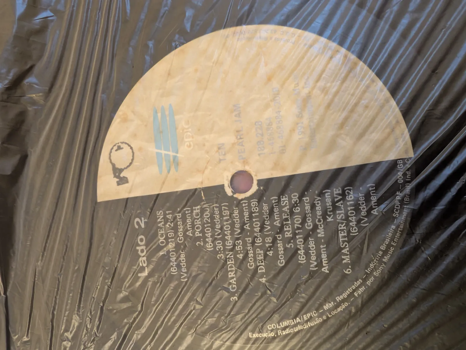Pearl Jam — Ten, label-b