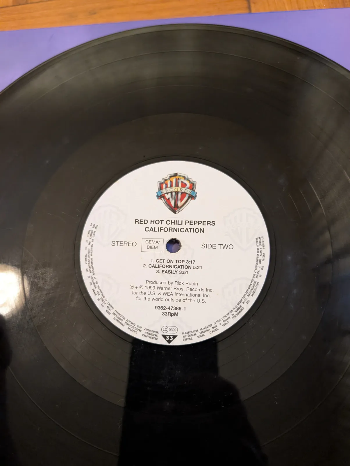 Red Hot Chili Peppers — Californication, label-b