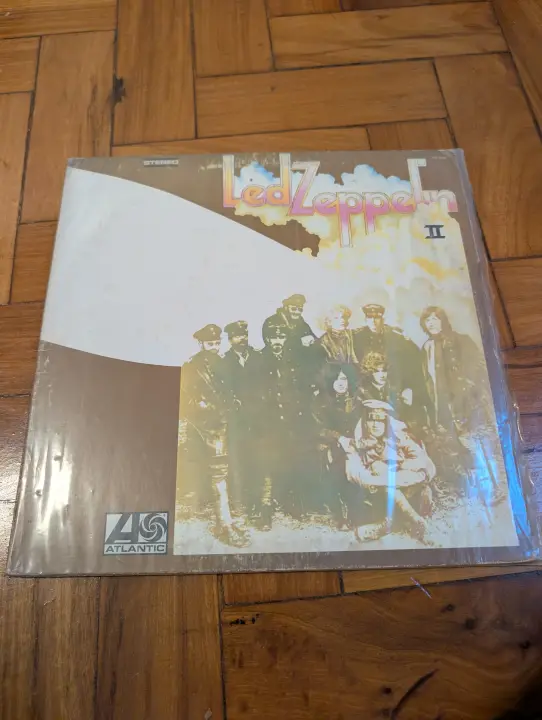 Led Zeppelin — Led Zeppelin II, front