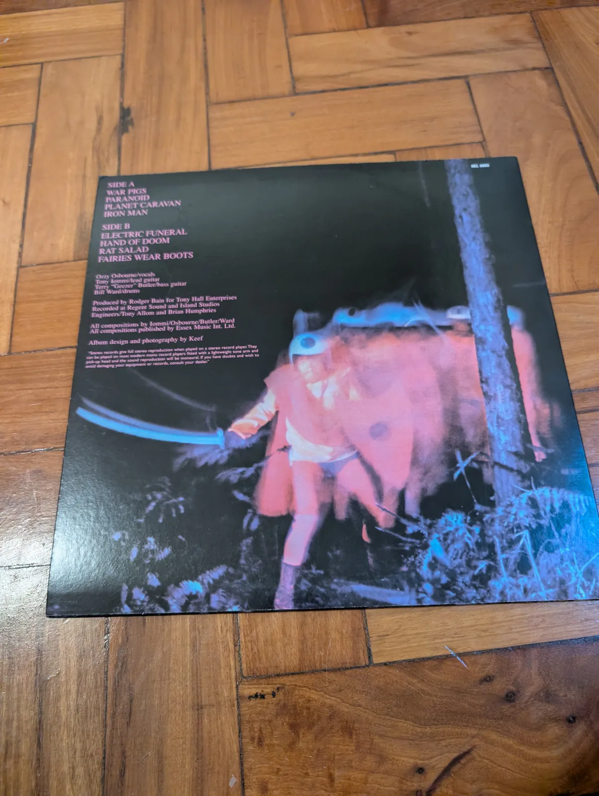 Black Sabbath — Paranoid, back