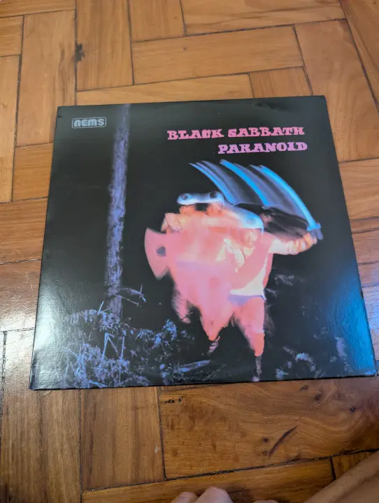 Black Sabbath — Paranoid, front