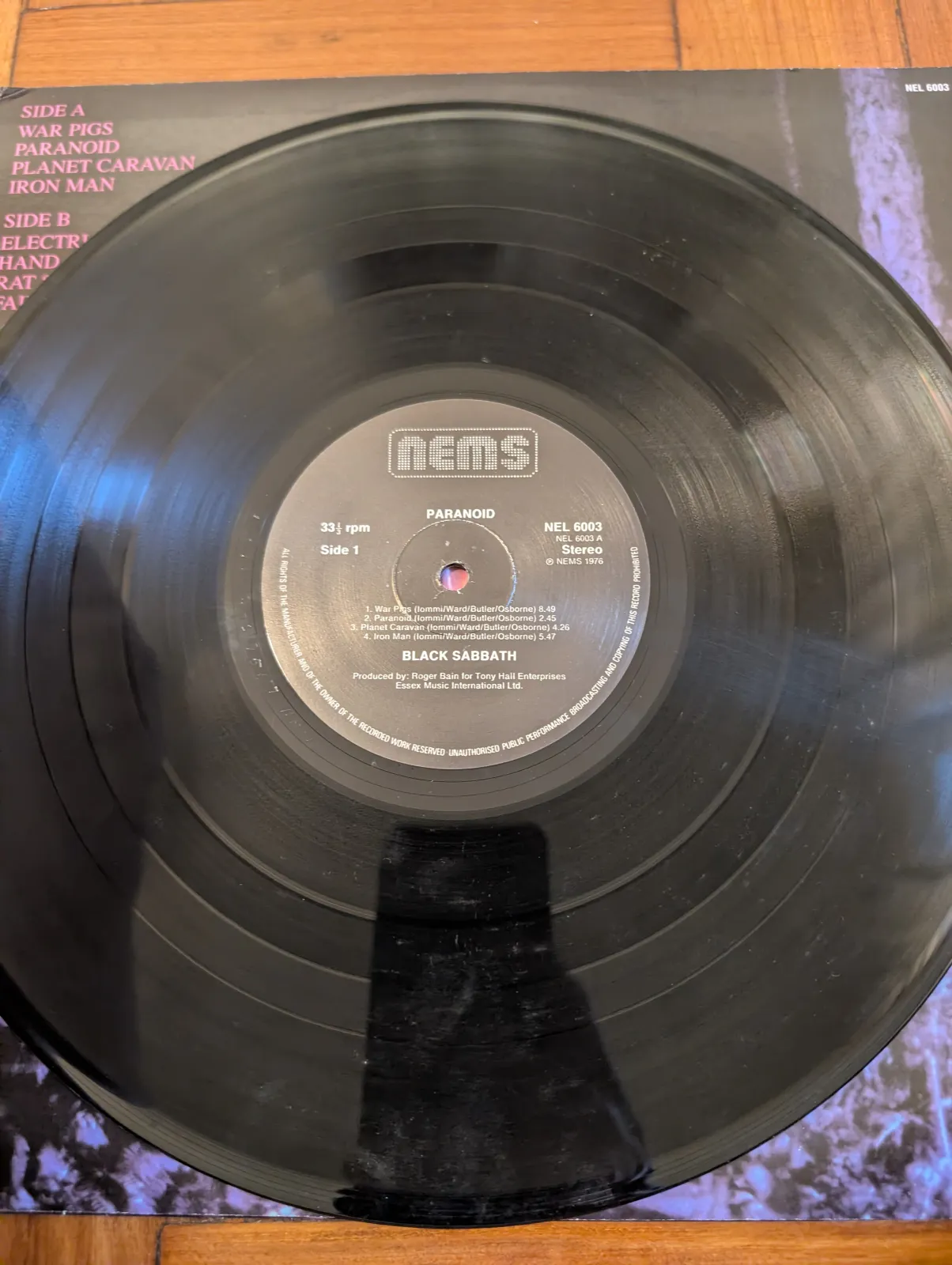 Black Sabbath — Paranoid, label-a