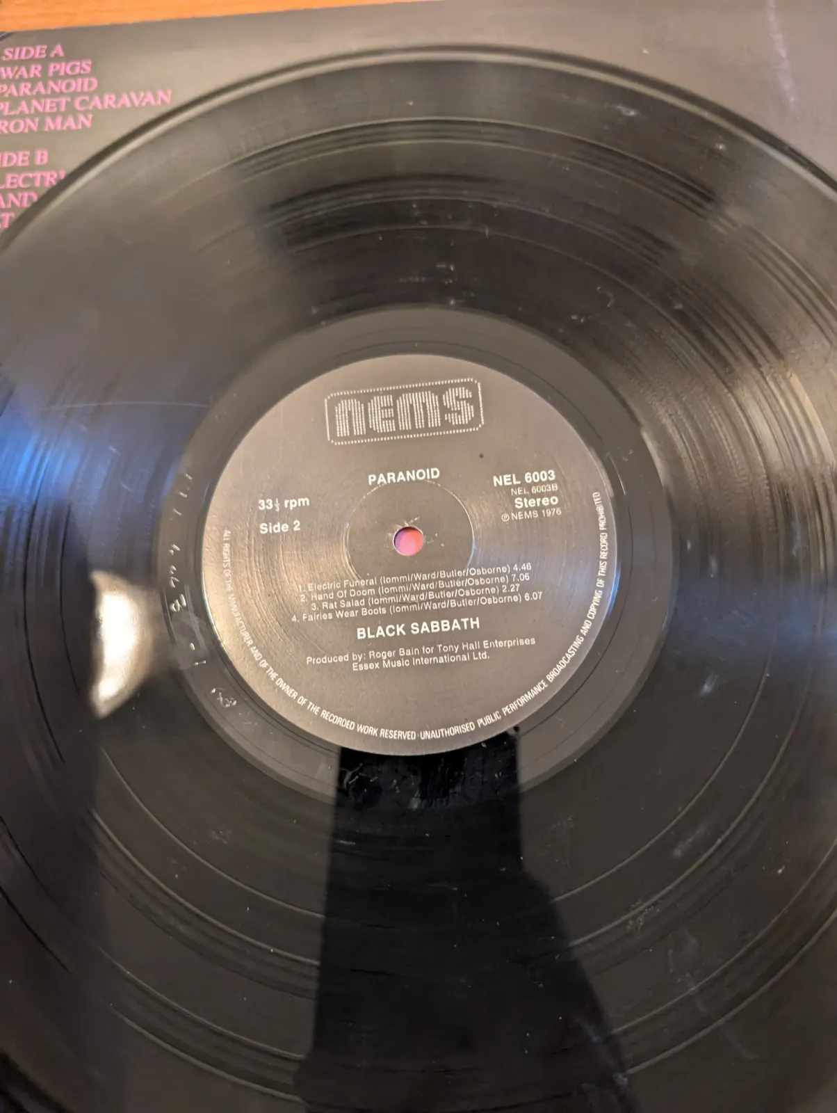 Black Sabbath — Paranoid, label-b