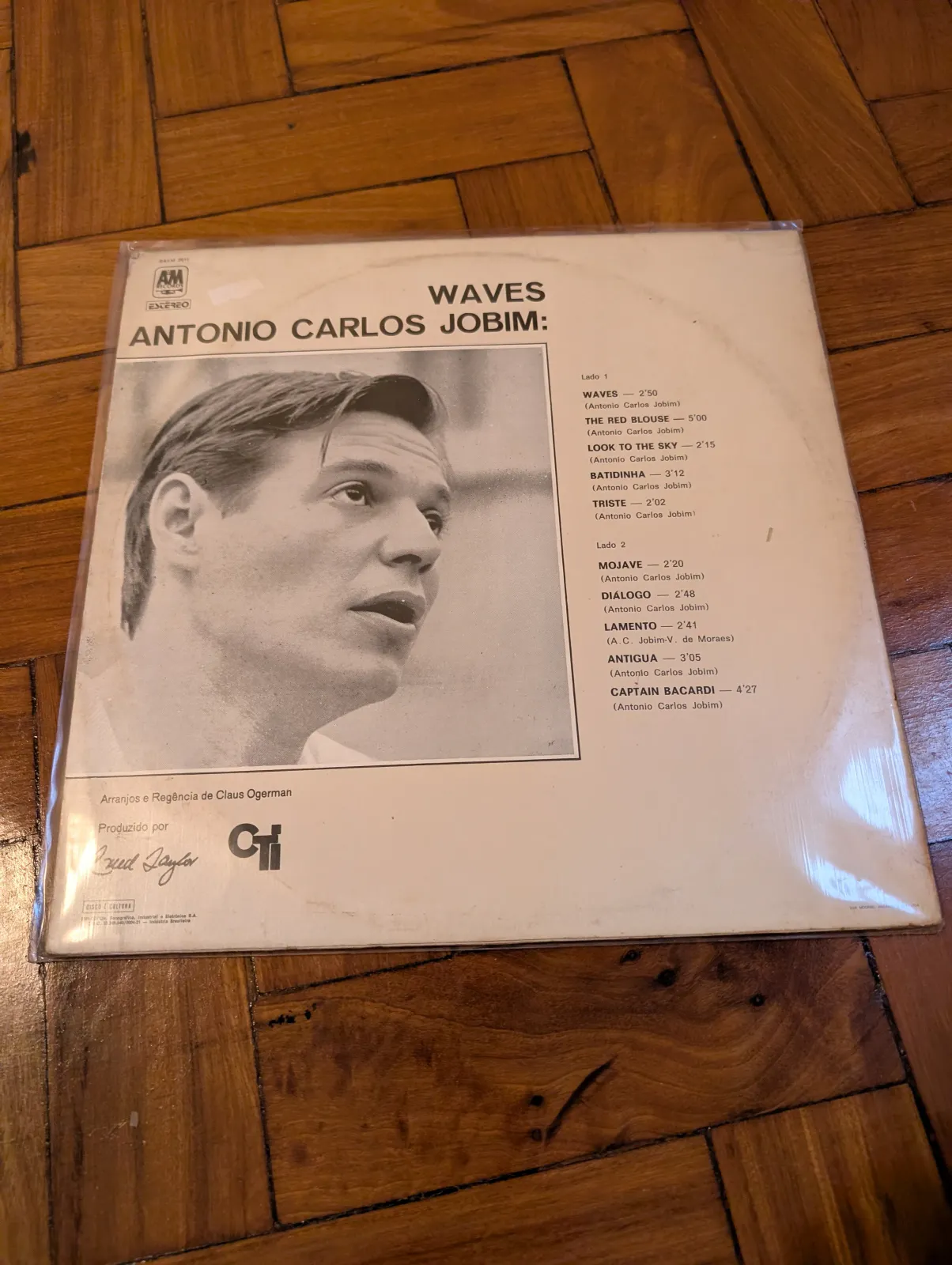 Antônio Carlos Jobim — Waves, back