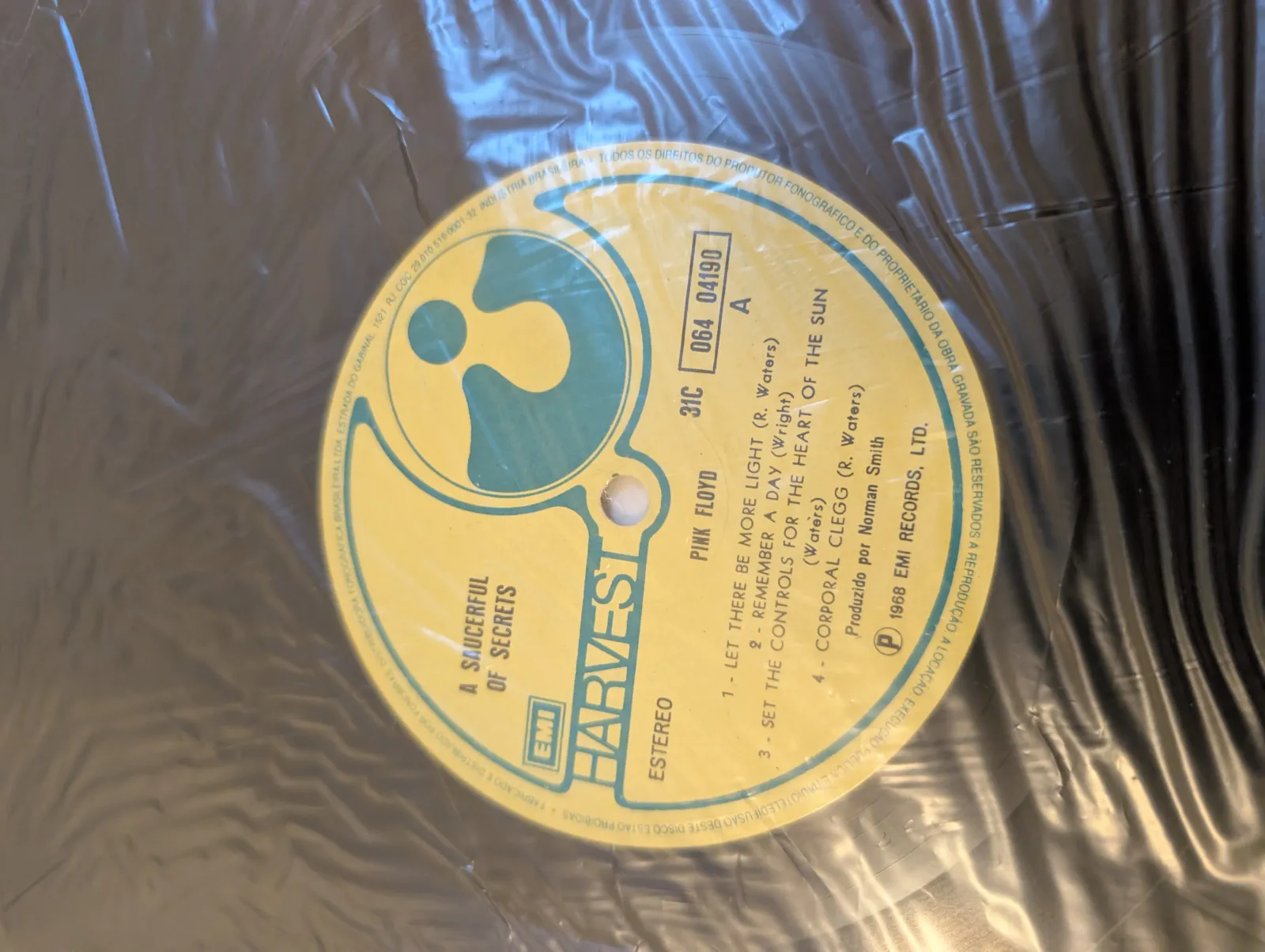 Pink Floyd — A Saucerful of Secrets, label-a